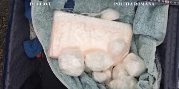 FOTO/VIDEO 14 PERCHEZIȚII ÎNTR-UN DOSAR DE CONSTITUIREA UNUI GRUP INFRACȚIONAL ȘI TRAFIC DE DROGURI DE RISC ȘI DE MARE RISC