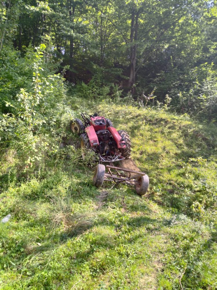 Intervenție de Urgență la Râu Alb de Jos: Persoană Decedată în Urma unui Accident cu Utilaj Agricol