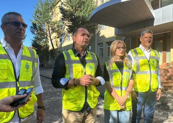VIDEO-Târgoviște: Administrația locală reabilitează 38 de săli de clasă pe Bulevardul Unirii pentru relocarea Școlii Gimnaziale „Tudor Vladimirescu”!