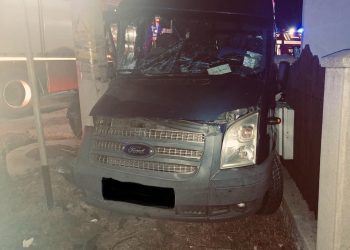 Accident Rutier în Răzvad: 7 Persoane Implicate, O Persoană Transportată la Spital!