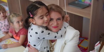 Mesajul Prefectului Claudia Gilia la Început de An Școlar: „Speranță și Educație pentru Viitor”