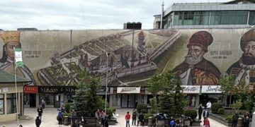 Clădire cu risc iminent pentru siguranța publică în Piața Tricolorului. Instanțele refuză aplicarea legii!