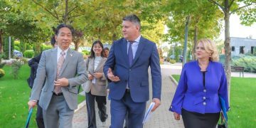 Vizita Ambasadorului Japoniei la Universitatea „Valahia” din Târgoviște: Consolidarea Parteneriatelor Internaționale și Cooperării Academice