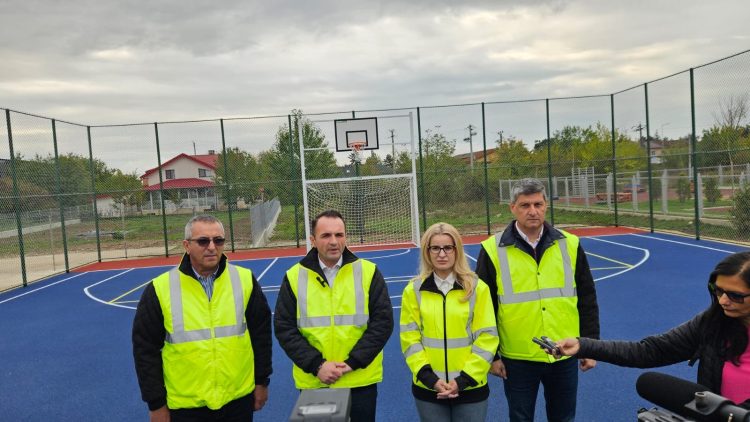 Târgoviște: Finalizarea Terenului de Sport Multifuncțional în Cartierul Sagricom și Proiect pentru Construirea unei Creșe!