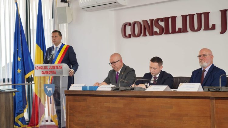 Corneliu Ștefan, președintele Consiliului Județean Dâmbovița, a depus jurământul pentru mandatul 2024-2028: „Continuăm pe același drum, cu investiții majore pentru viitorul județului!”