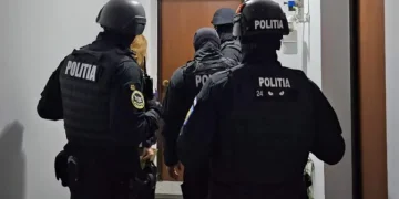 VIDEO-PESTE 300 DE PERCHEZIȚII DOMICILIARE LA PERSOANE CERCETATE PENTRU NERESPECTAREA REGIMULUI ARMELOR ȘI AL MUNIȚIILOR