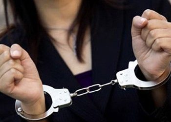 Tânără din Ocnița cercetată pentru furt, înșelăciune și fals informatic, reținută de polițiști!