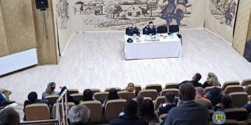 Sesiune de Instruire pentru Șefii Serviciilor Voluntare și Centrelor Operative din Dâmbovița – Măsuri pentru Îmbunătățirea Capacității de Răspuns în Situații de Urgență