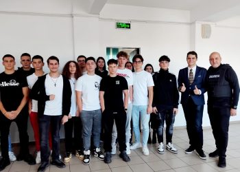 Activități preventiv-educative alături de jandarmii dâmboviţeni
