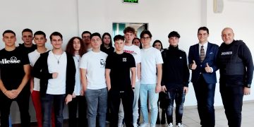 Activități preventiv-educative alături de jandarmii dâmboviţeni