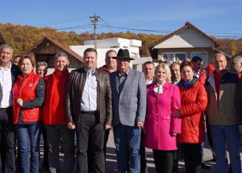 Corneliu Ștefan, la Târgul Tradițional de la Voinești: Susținere pentru Producătorii Locali și Urări de Sf. Mihail și Gavril