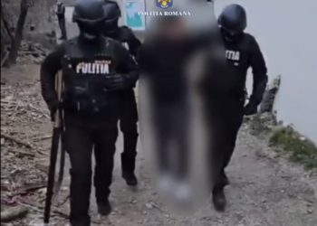 Video-Bănuiți de tâlhărie calificată, identificați cu operativitate de polițiști si plasați sub măsura arestului preventiv pentru 30 de zile