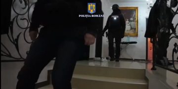 Femeie din Ilfov, cercetată pentru înșelăciune: Ritualuri false și înșelăciuni pe rețelele de socializare