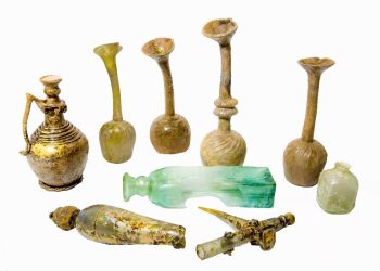 PROIECTUL EXPOZIȚIONAL „COMORI ÎN OBIECTIV” PREZINTĂ UN NOU OBIECT DE PATRIMONIU: POTIR DIN STICLĂ DESCOPERIT PRIN CERCETARE ARHEOLOGICĂ LA MĂNĂSTIREA „STELEA”