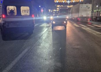 Accident rutier în Găești: O femeie de 46 de ani, rănită după ce a fost acroșată de un autoturism