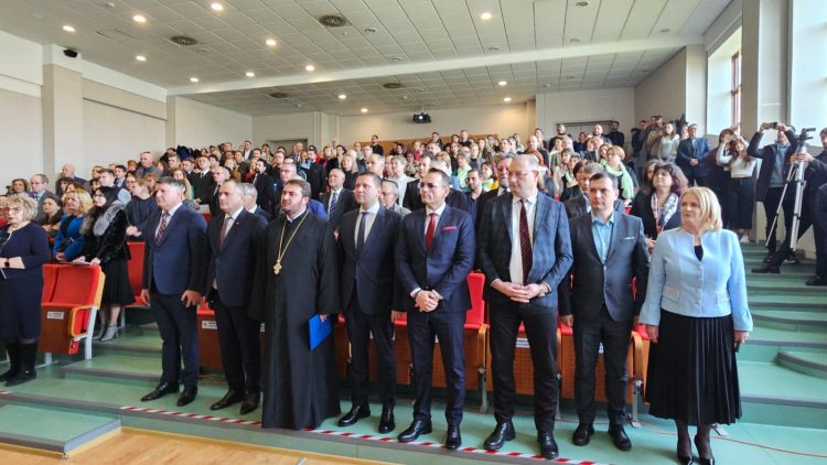 „Gala Educației 2024” la Universitatea „Valahia” Târgoviște: Premierea Profesorilor și Studenților de Top!