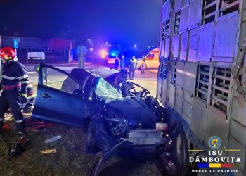 Accident tragic în Târgoviște: Un autoturism a intrat într-un camion parcat, șoferul și-a pierdut viața