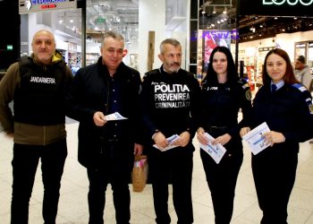 (Foto) Acțiune de informare preventivă în rândul cetățenilor, la Dâmbovița Mall