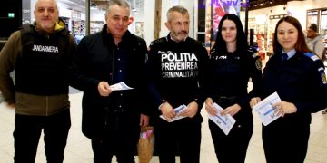 (Foto) Acțiune de informare preventivă în rândul cetățenilor, la Dâmbovița Mall