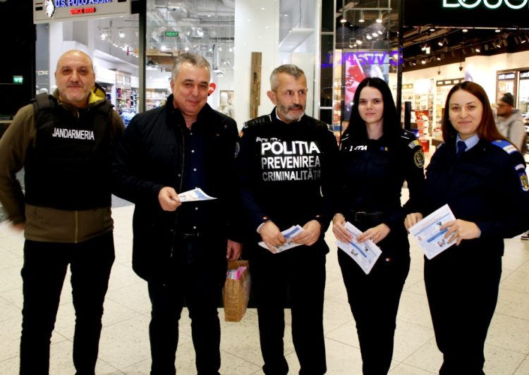 (Foto) Acțiune de informare preventivă în rândul cetățenilor, la Dâmbovița Mall