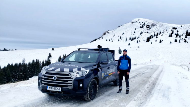 Recomandări ale jandarmilor montani dâmbovițeni pentru turiștii care aleg să meargă la munte în zilele următoare