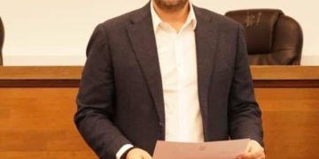 Laurențiu Neculaescu își preia mandatul de deputat și promite dezvoltarea durabilă a județului Dâmbovița