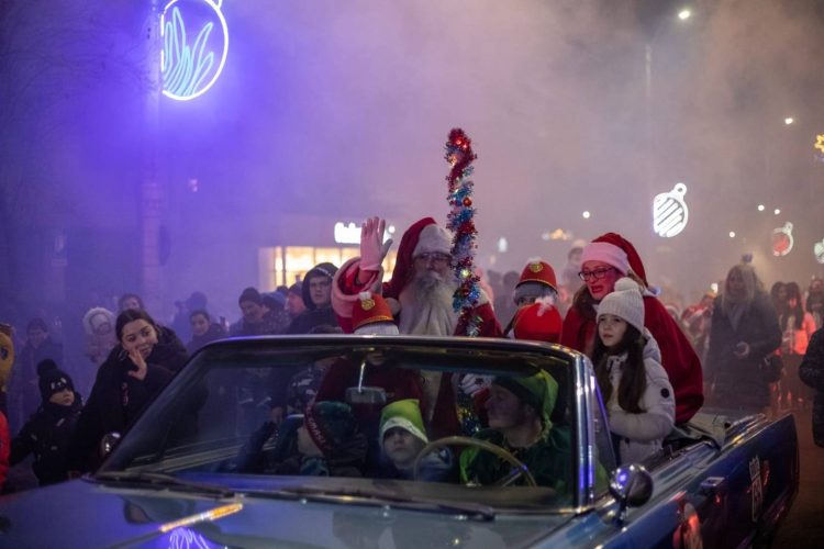 Moș Crăciun ajunge sâmbătă seară la Târgoviște