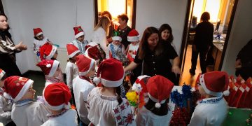 (Foto)Primăria Comunei Sălcioara: Mulțumiri Copiilor pentru Păstrarea Tradițiilor de Sărbători