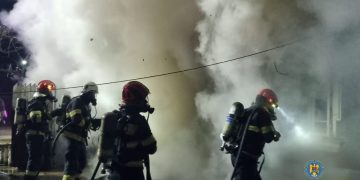 Incendiu Puternic la o Casă din Dragomirești: Pompierii au Intervenit de Urgență