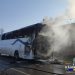 (Foto) AUTOBUZ ÎN FLĂCĂRI PE DN7, ÎN TITU! CĂLĂTORII S-AU AUTOEVACUAT, INTERVENȚIE DE URGENȚĂ A POMPIERILOR!