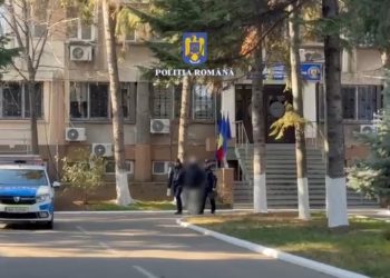 (Video) Teroare la sala de sport din Pucioasa! Tânăr înarmat, reținut după ce a amenințat clienții