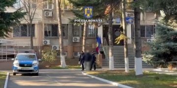 (Video) Teroare la sala de sport din Pucioasa! Tânăr înarmat, reținut după ce a amenințat clienții