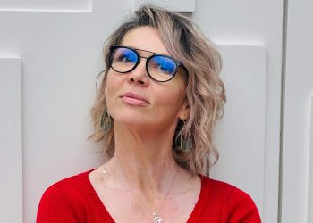 „Magia din Clasă” – Maria-Manuela Gheorghe, Învățătoarea care Schimbă Destine, în Finala Galei Profesorul Anului 2025!