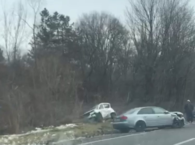 (Video)  Accident grav pe DN 72A! Două mașini făcute praf, șoferii au ajuns la spital!