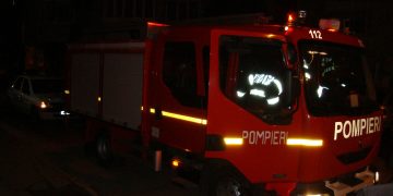 Tragedie în comuna Dobra! Incendiu devastator într-o locuință – un bărbat a fost găsit fără viață