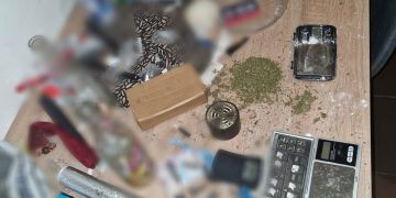 (Foto) Traficanți de droguri, prinși în flagrant la Popești-Leordeni! Procurorii DIICOT cer arestarea lor!