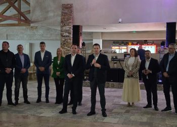 (Foto) Balul Mărțișorului a Încins Atmosfera la Târgoviște! Corneliu Ștefan și Cristian Daniel Stan, alături de Doamnele Primăverii!