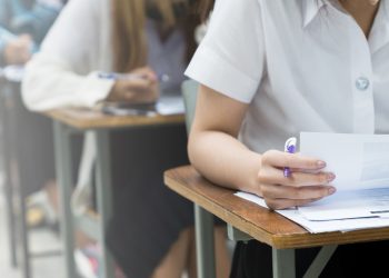 Bacalaureatul se Apropie: Peste 2700 de Elevi din Dâmbovița, în Fața Testului Decisiv!