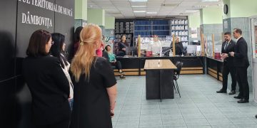 Vizita de lucru a prefectului Marian Tănase la ITM Dâmbovița: Promisiuni de soluții și parteneriate pentru rezolvarea provocărilor locale!