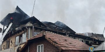 Incendiu devastator la o pensiune din Buciumeni – intervenție de amploare a pompierilor