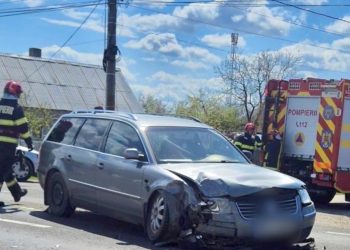 Impact devastator pe DN7, la Crângurile: Două tinere șoferițe implicate, un copil de 3 ani rănit și transportat de urgență la spital!