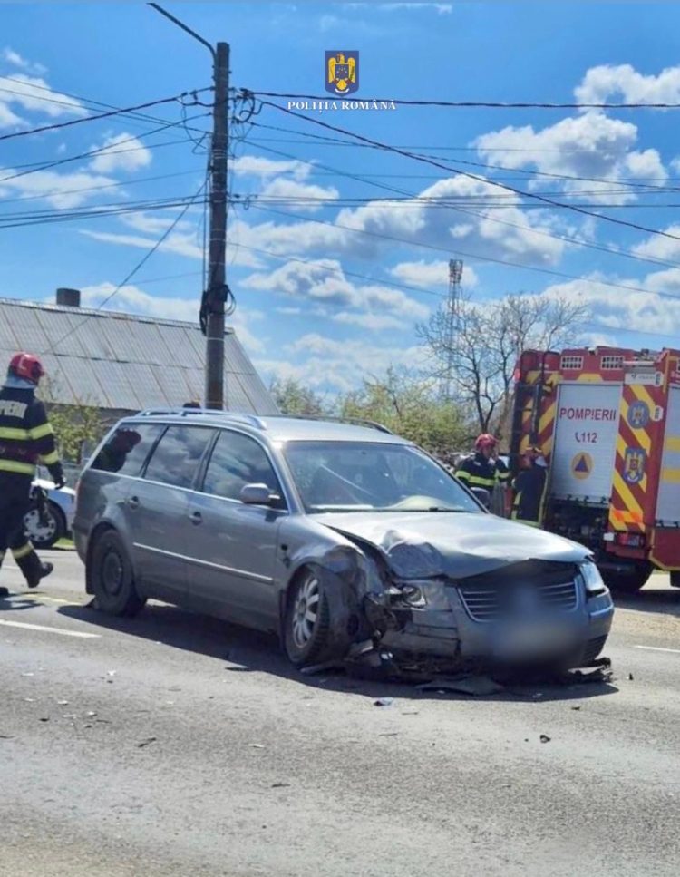 Impact devastator pe DN7, la Crângurile: Două tinere șoferițe implicate, un copil de 3 ani rănit și transportat de urgență la spital!