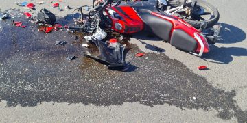 Accident rutier între autoturism și motocicletă în Târgoviște: o persoană transportată la spital