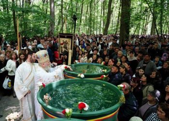 VINERI, 25 APRILIE 2025, LA MÂNĂSTIREA NUCET, SE VOR DESFĂȘURA CEREMONIILE LEGATE DE SĂRBĂTOAREA ”IZVORUL TĂMĂDUIRII”