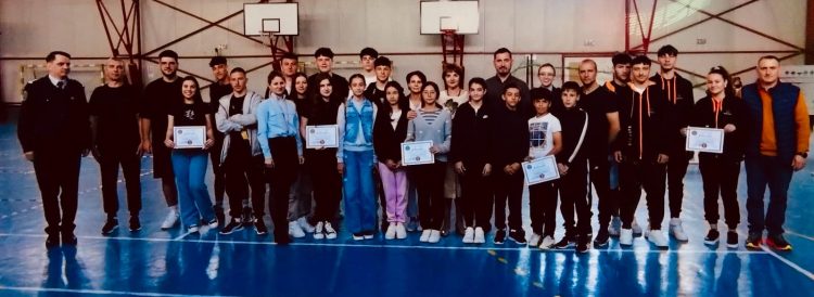 Elevii dâmbovițeni, campioni la siguranță: s-au desemnat câștigătorii etapei județene a concursului „Cu viața mea apăr viața”