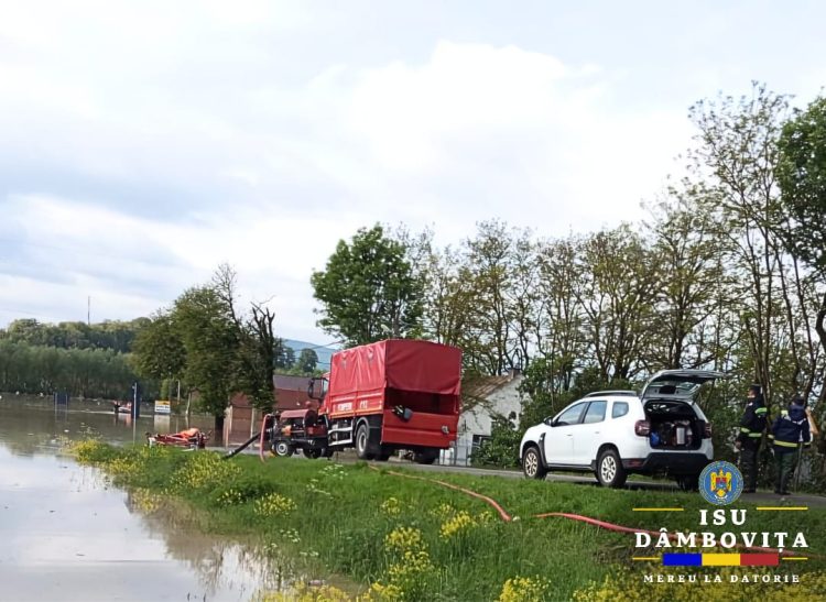 Pompierii dâmbovițeni, în prima linie în Covasna! Misiuni de salvare în sprijinul comunităților lovite de inundații