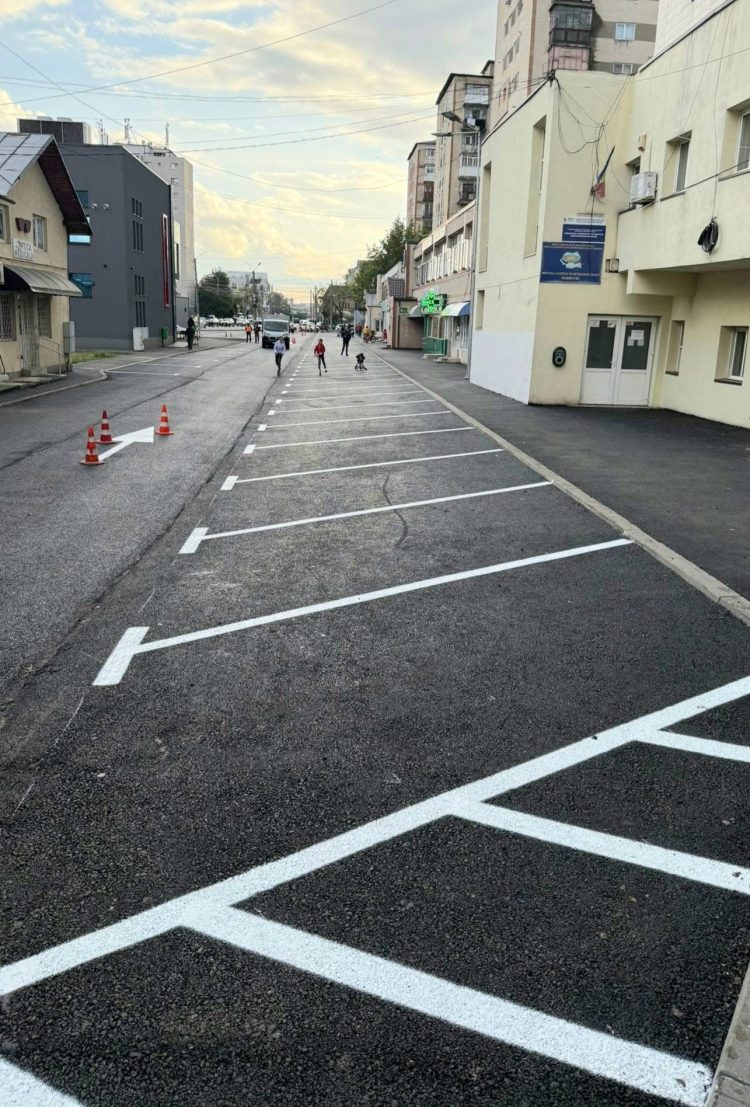 Strada Udriște Năsturel, complet modernizată: Parcări, trotuare și iluminat nou