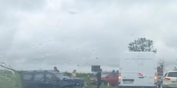 Accident pe DJ 711, în afara localității Comișani – Un bărbat de 55 de ani a ajuns la spital