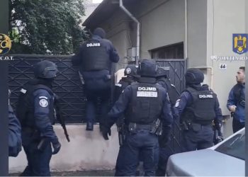 (Video) Rețea de trafic transfrontalier destructurată de DIICOT: 19 suspecți, percheziții în trei județe și prejudiciu de 5 milioane de dolari