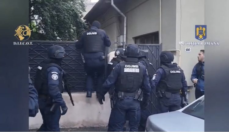 (Video) Rețea de trafic transfrontalier destructurată de DIICOT: 19 suspecți, percheziții în trei județe și prejudiciu de 5 milioane de dolari